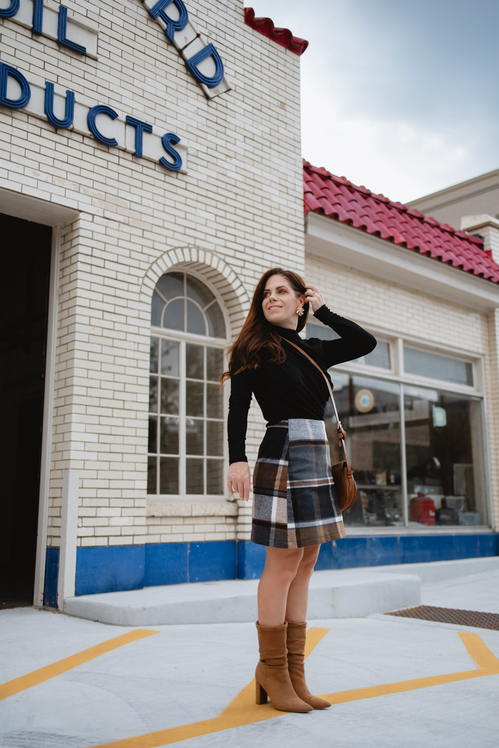 how to wear mini skirts for fall